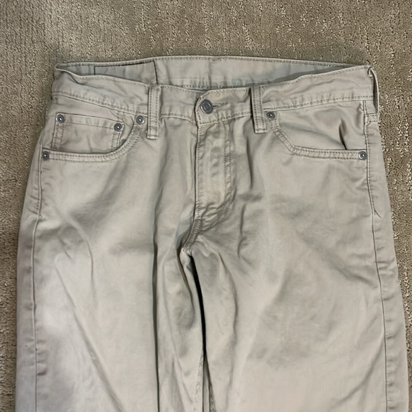 Levi’s 514 Khaki Jeans - Picture 2 of 5